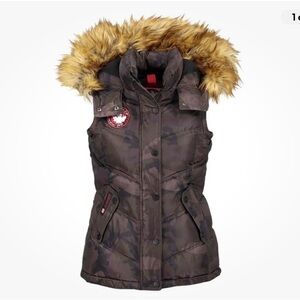 Canada Weather Gear Camo Hooded Puffer Vest NWT